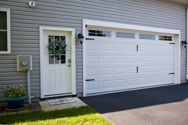 24/7 Emergency Garage Door Panel Replacement experts in North Plains, OR
